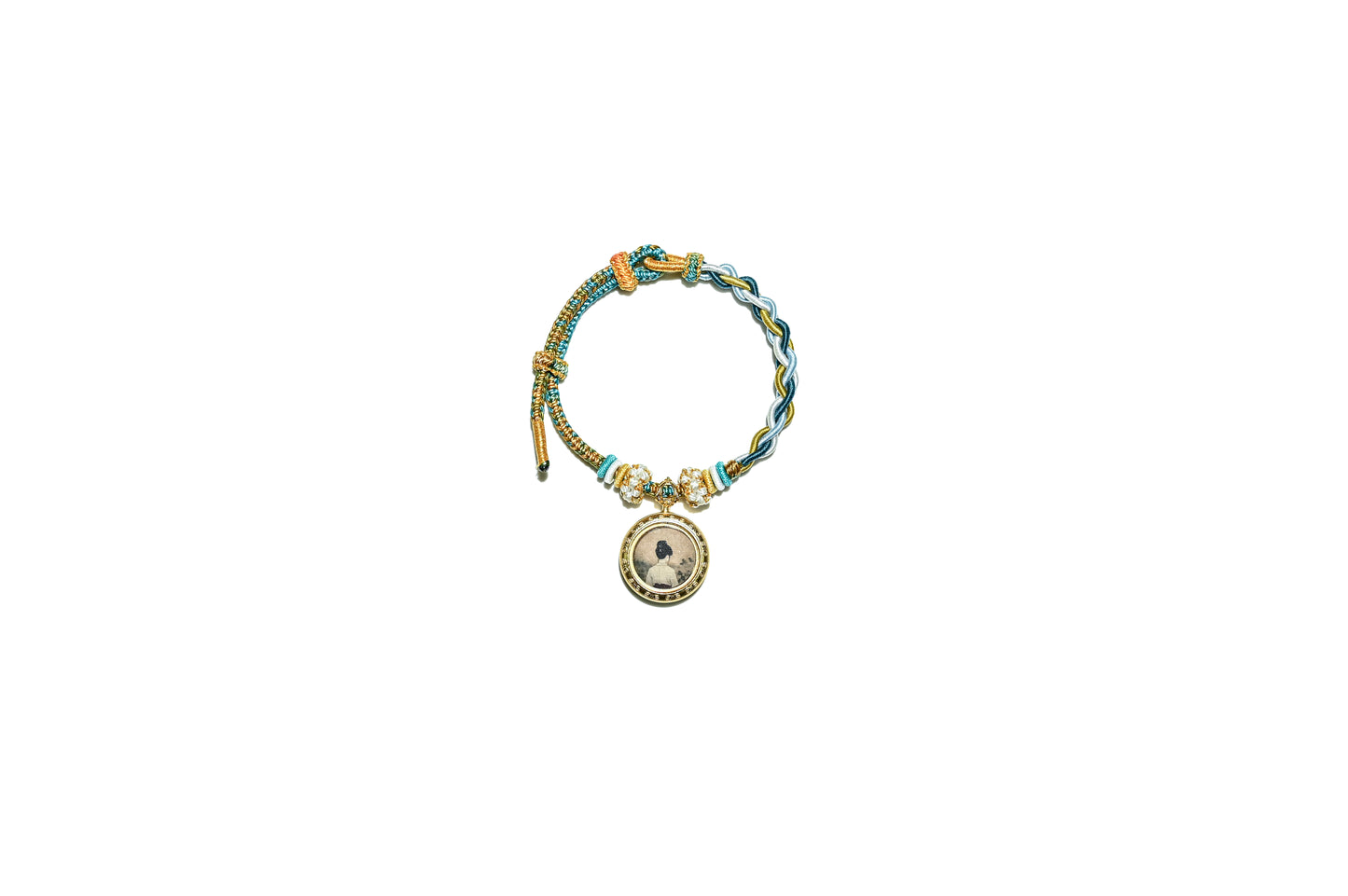 Chunyue · Bracelet with Mini Pendant｜A Touch of Thought at Your Wrist